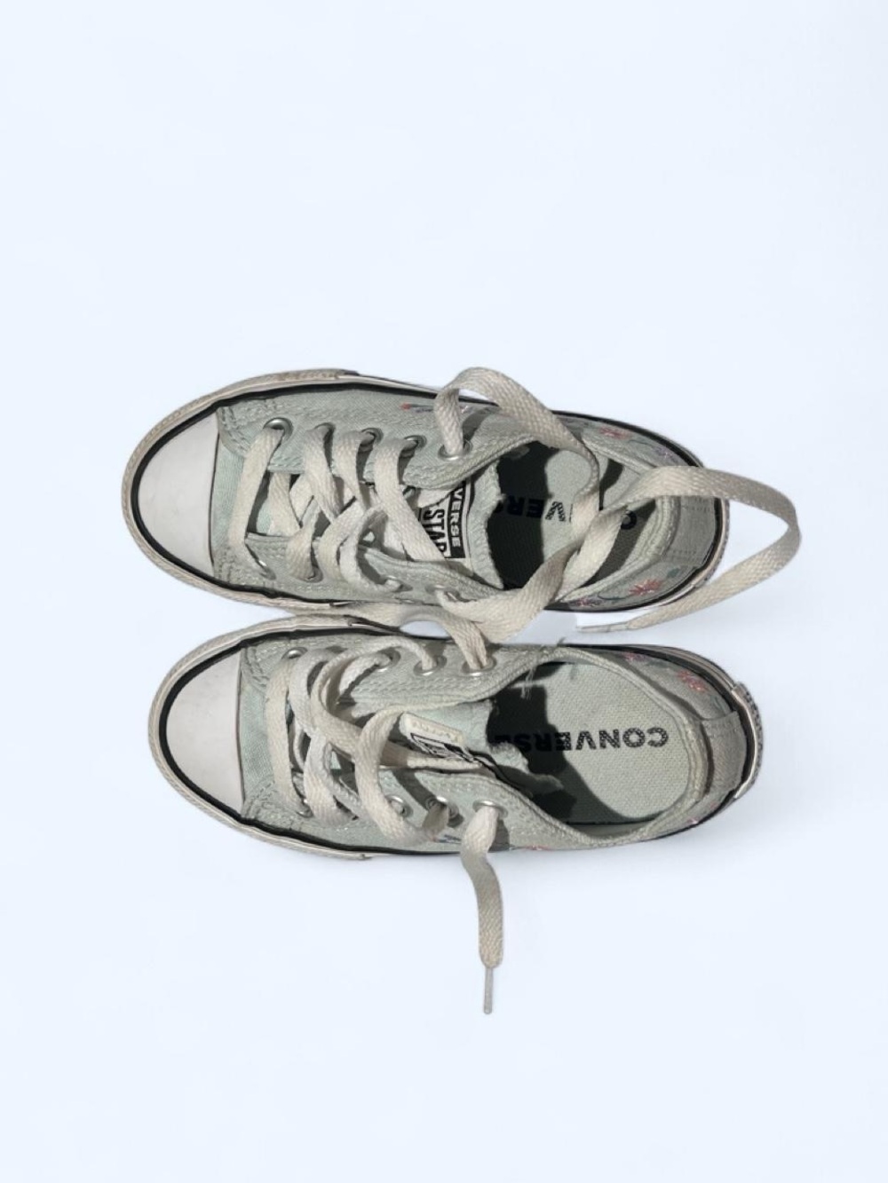 Converse Kids Low Top Sneakers in Light Gray